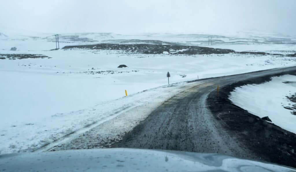 4x4 hire iceland road