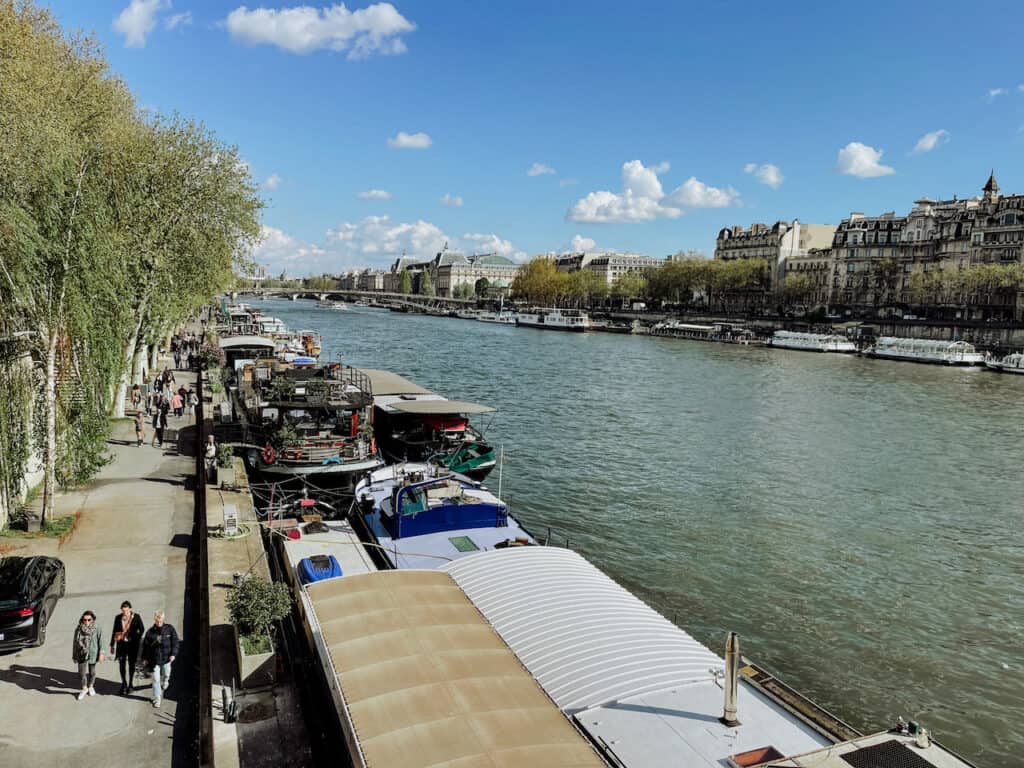 Nonstop flight from Phoenix to Paris