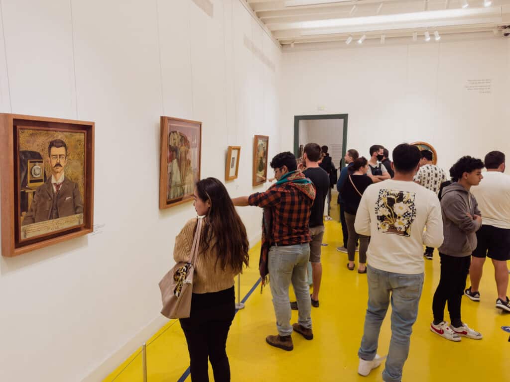 frida kahlo museum crowd