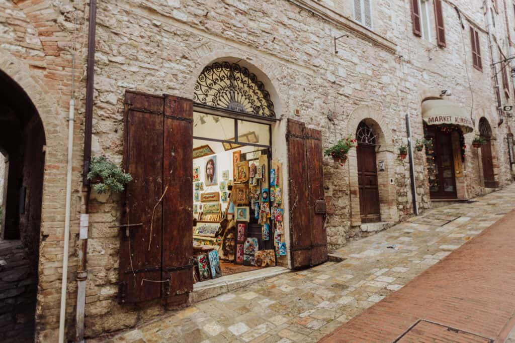 assisi italy stores
