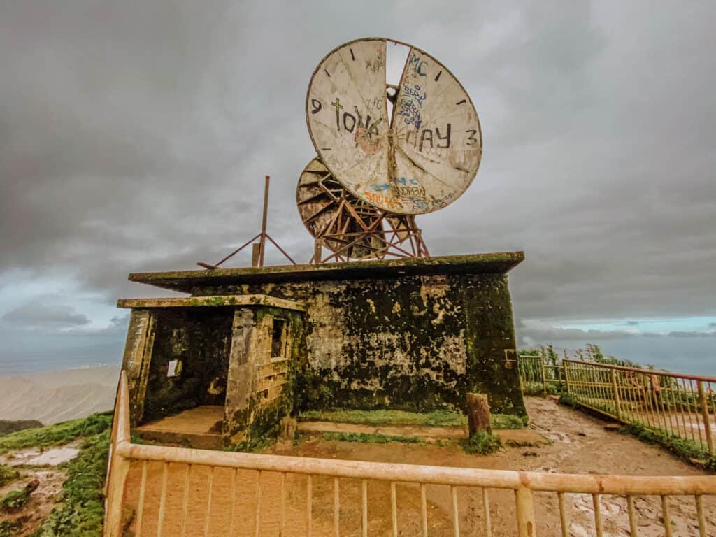 haiku stairs radio tower