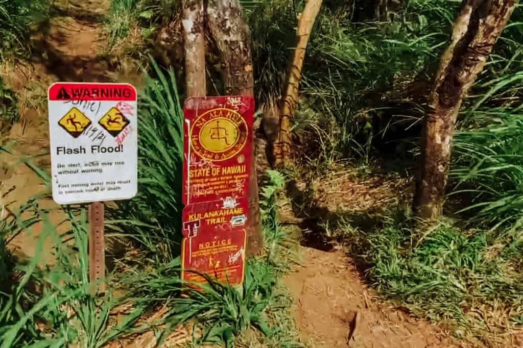 stairway to heaven hawaii sign