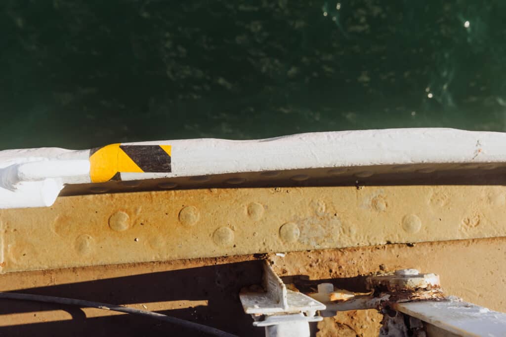 uss missouri kamikaze damage