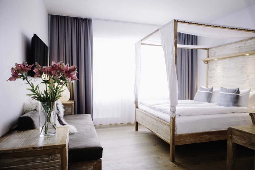 one of the coolest hotels in iceland: eyja guldsmeden reykjavik