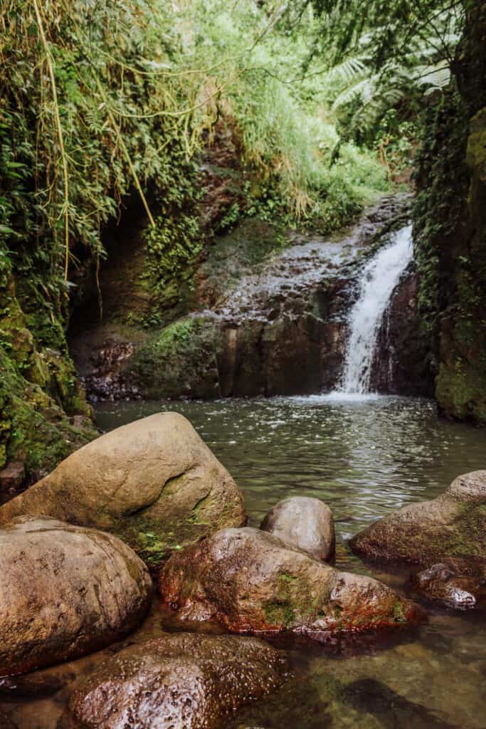 maunawili falls waterfall