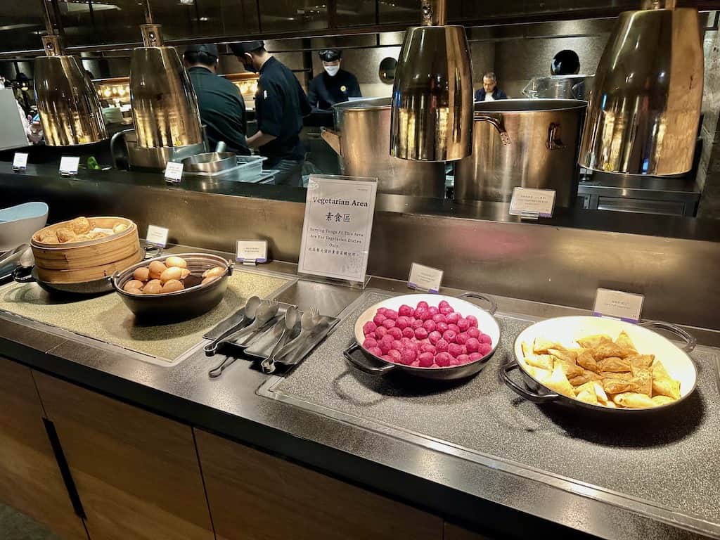 taipei airport lounge food