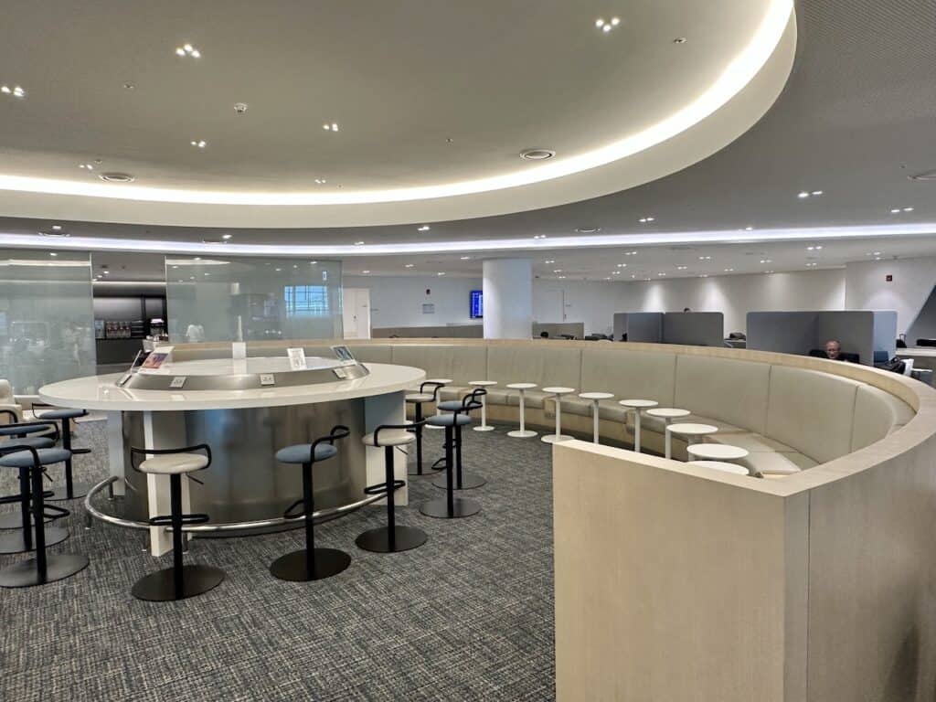 KAL AIRPORT LOUNGE IN SEOUL ICN