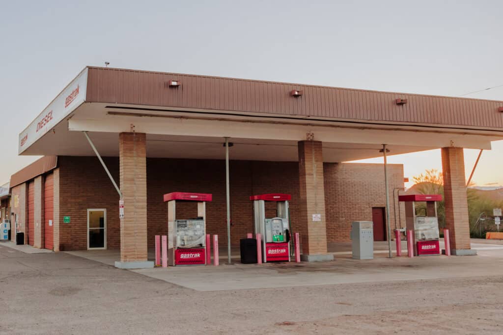 lukeville arizona border crossing gas station