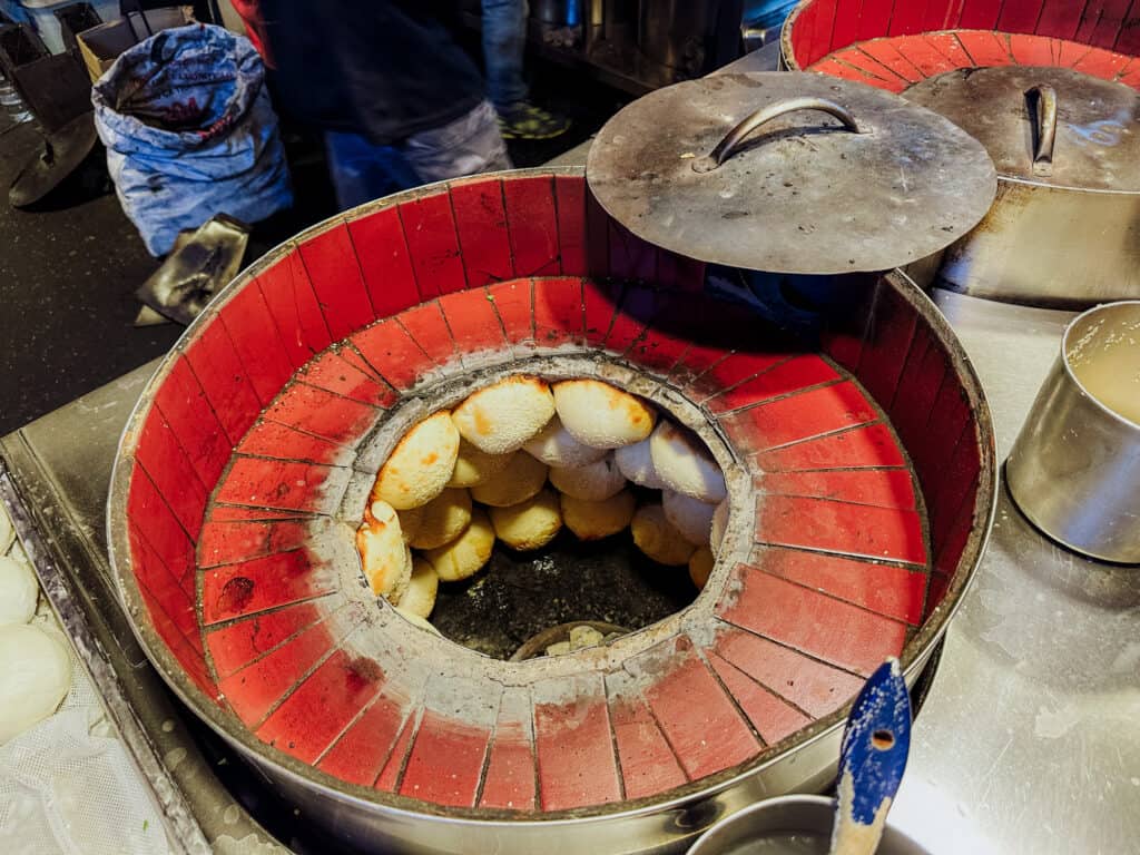 pepper bun oven at a night market in taiwan