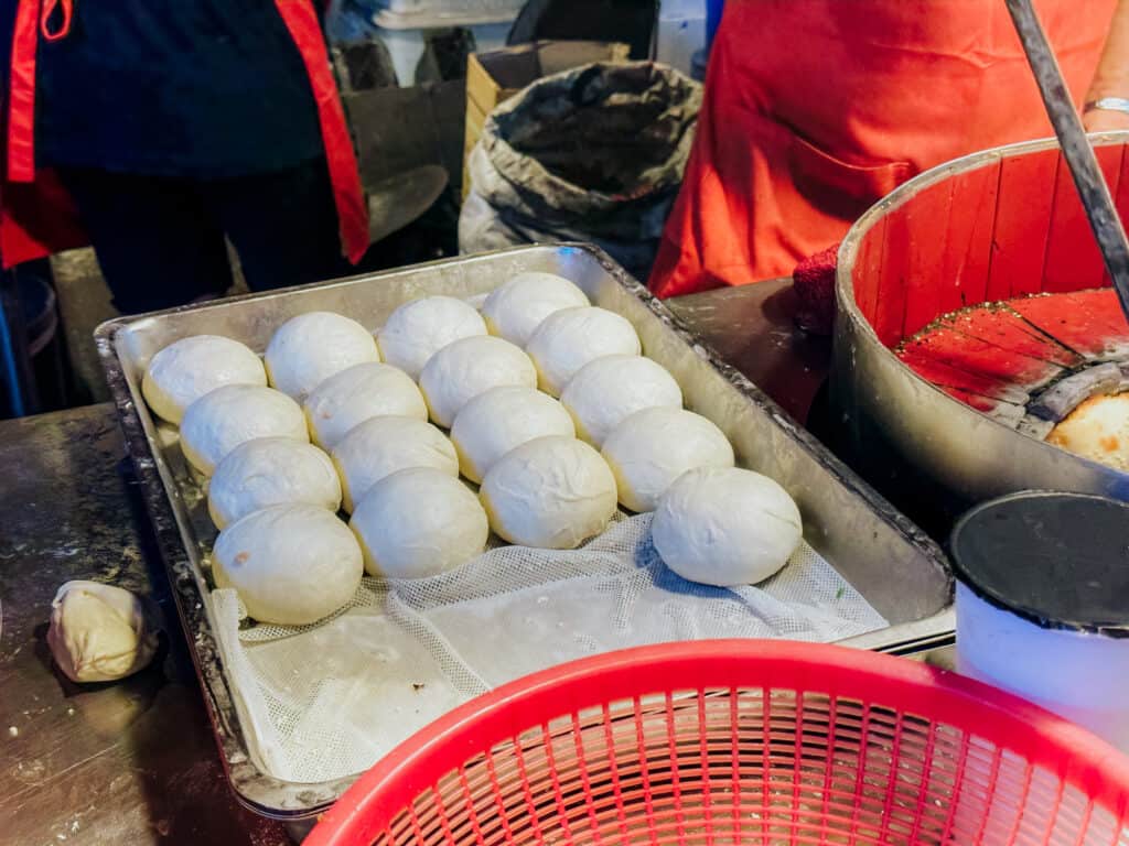 pepper bun raohe night market