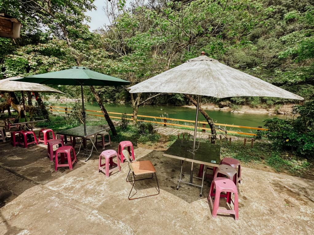 shifen waterfall picnic area
