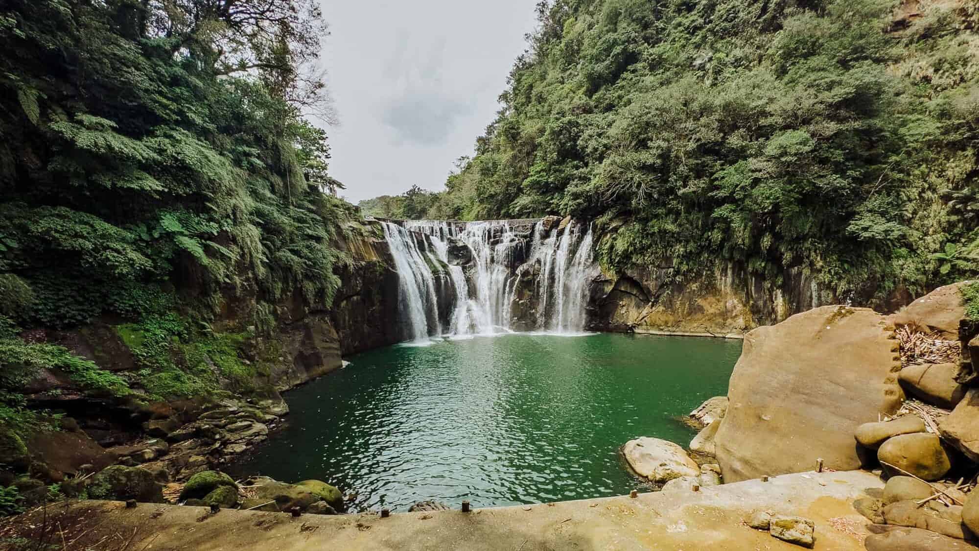 shifen waterfall taiwan wide