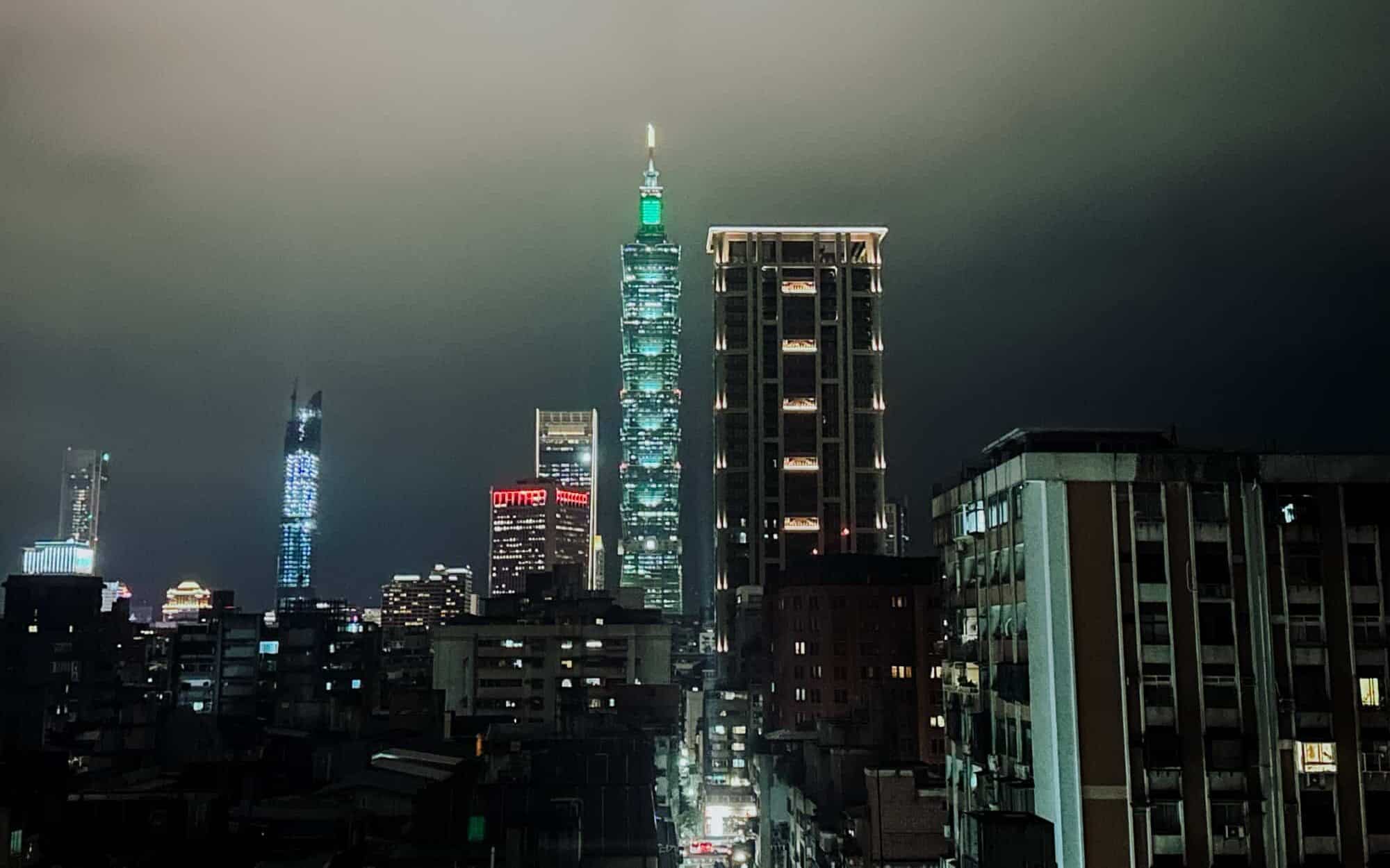 taipei 101 at night