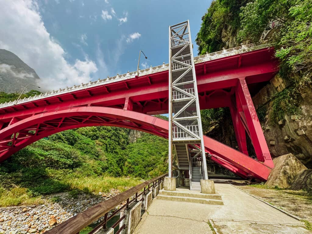 taroko gorge shakadang trail steps