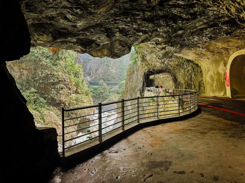taroko gorge national park tunnel