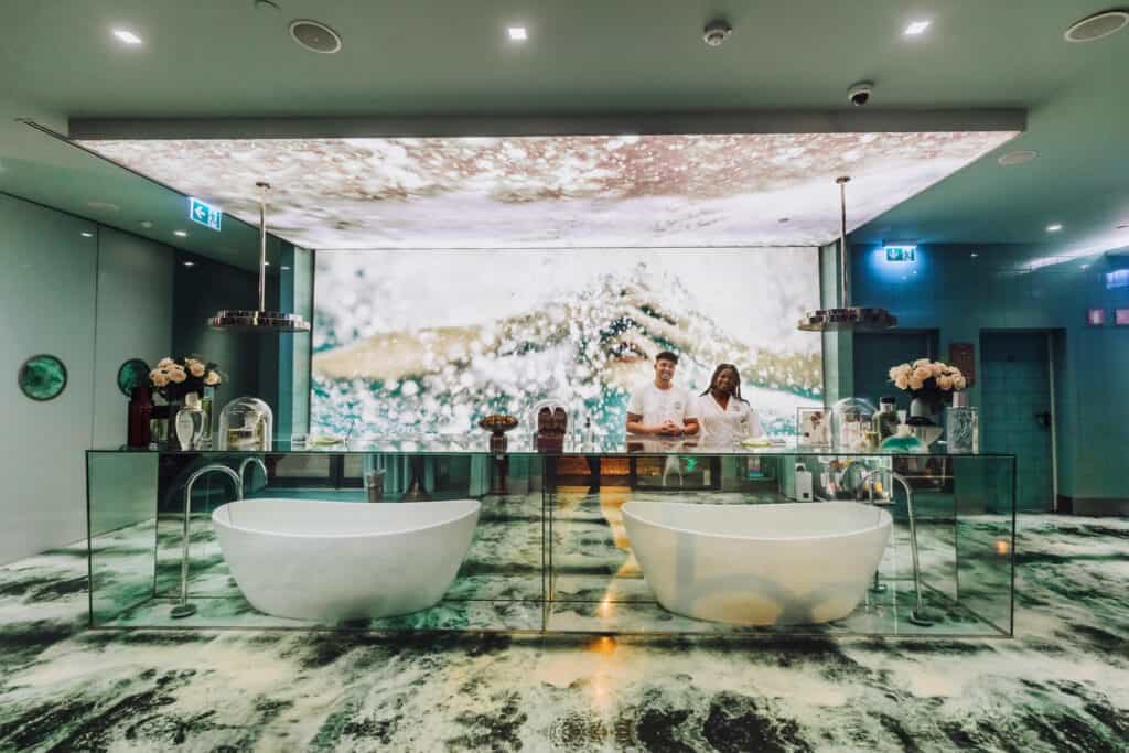 wc by the beautique hotels lobby in lisbon