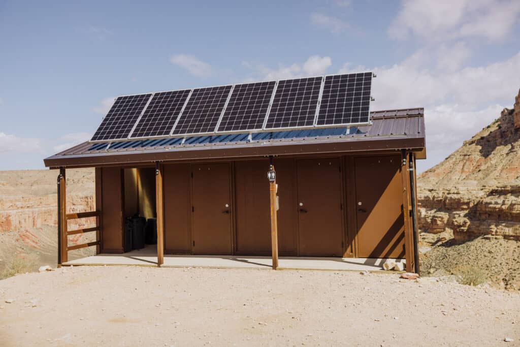 hualapai hilltop parking lot bathroom