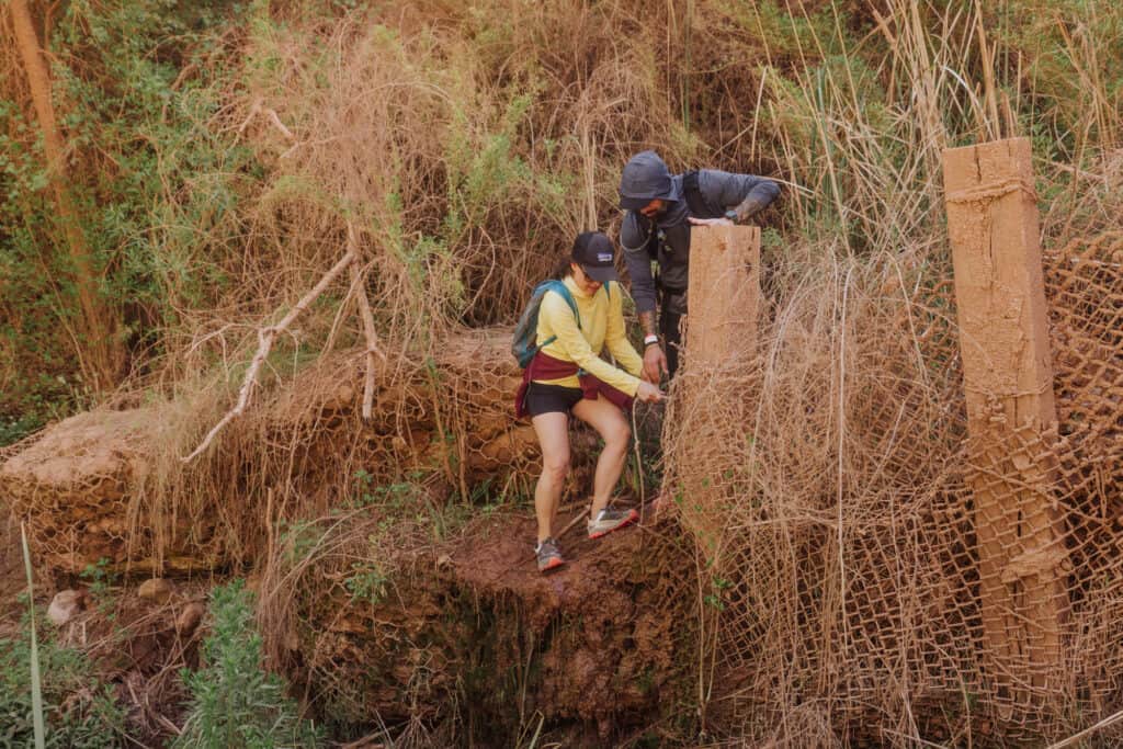 the trail to little Navajo falls