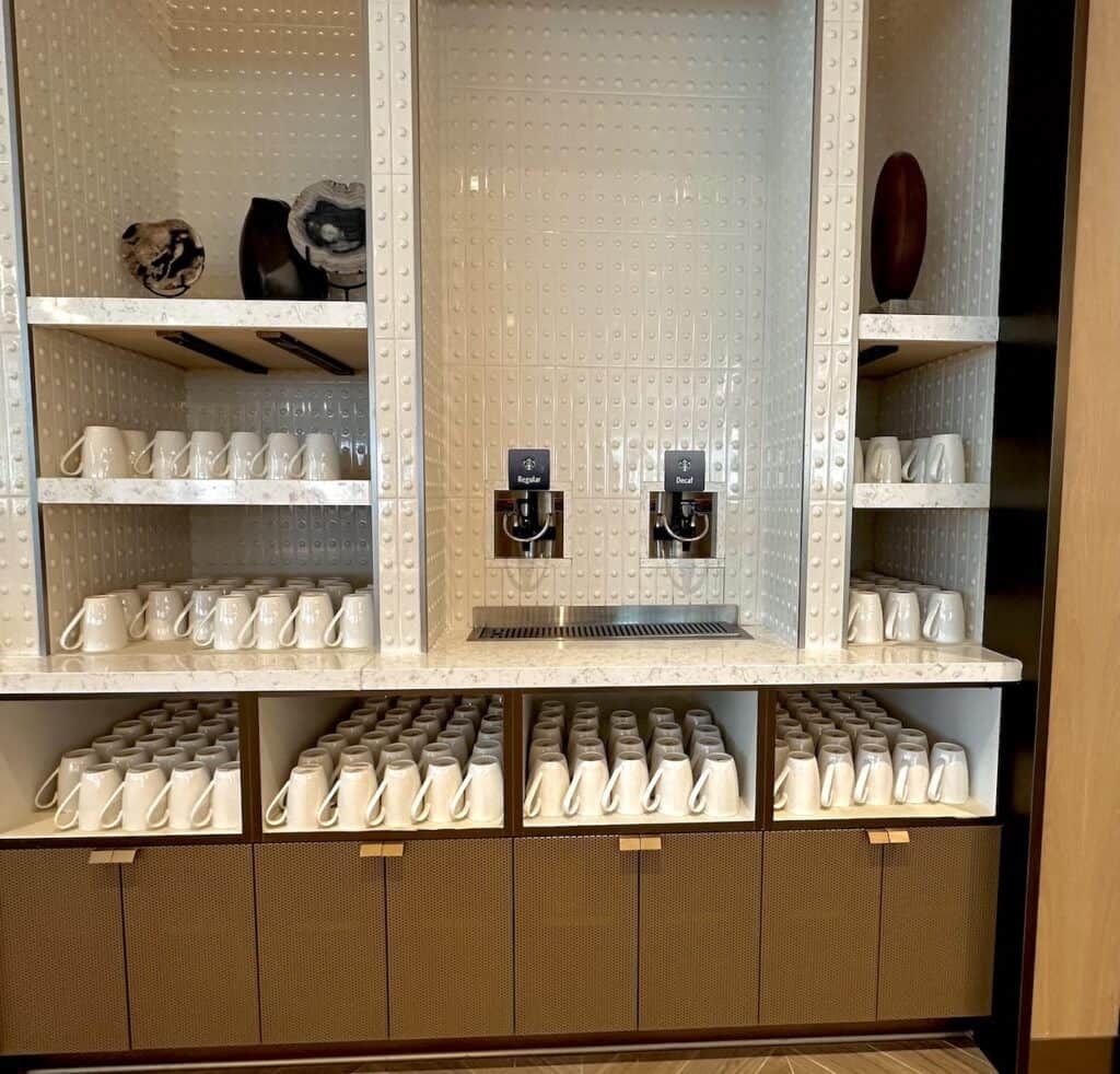 Coffee at the Delta Lounge in JFK