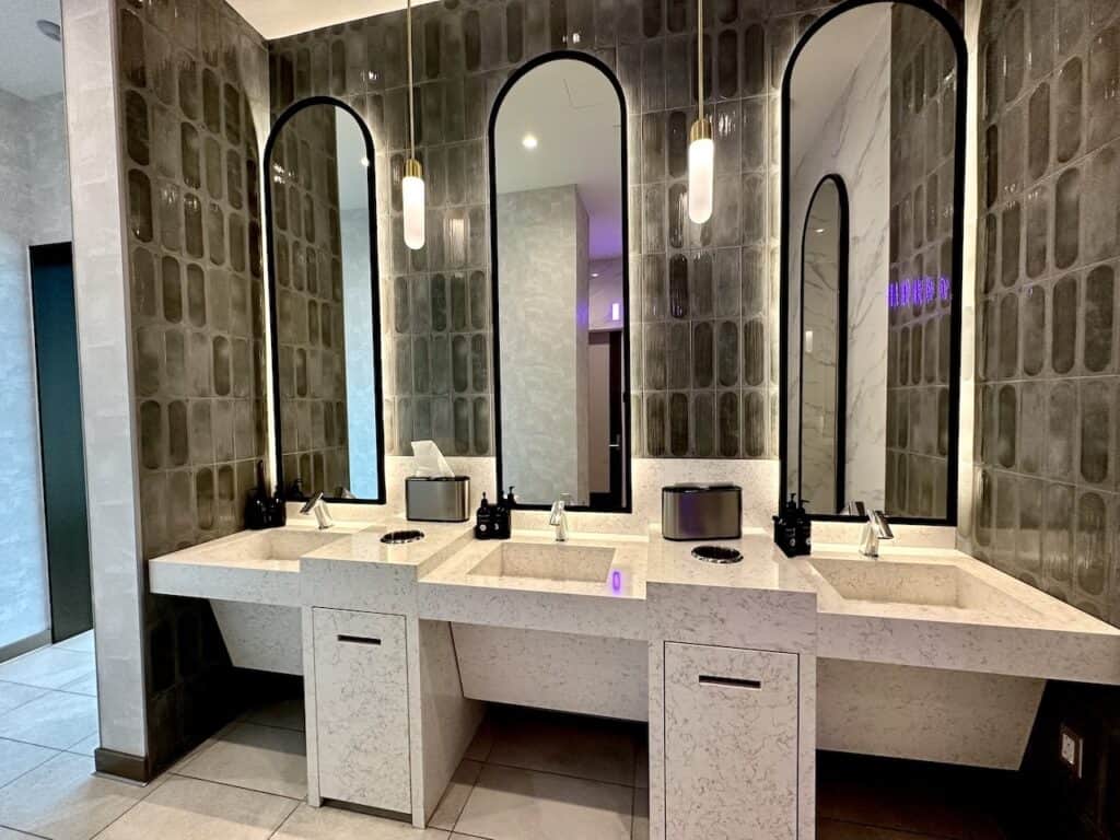 Bathroom in the new Delta Sky Club at JFK's Terminal 4