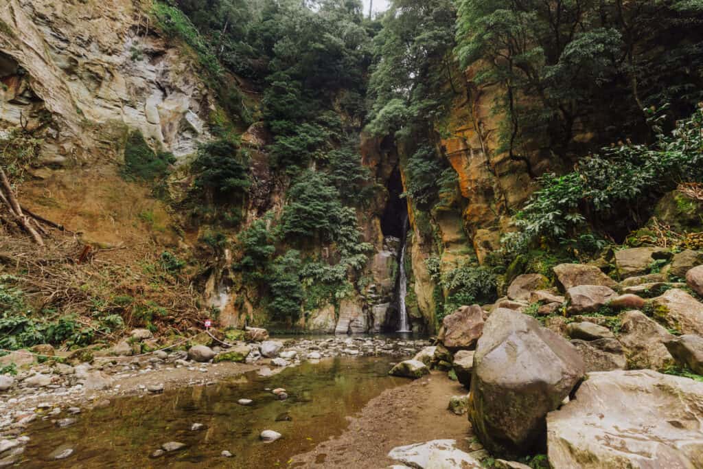 Salto do Cabrito Waterfall: Sao Miguel