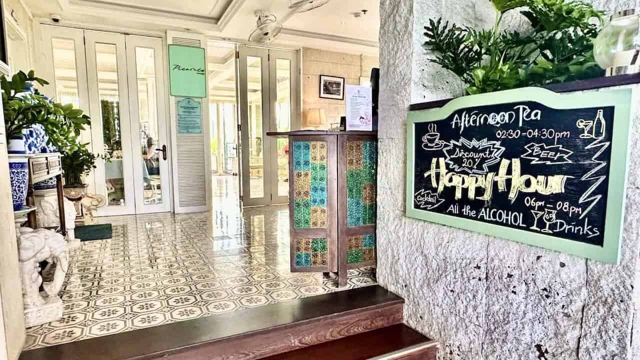 Au Lac Charner Hotel Bar