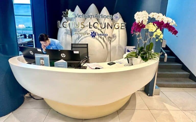 The Vietnam Airlines Lotus Lounge at SGN - Jared's Detours