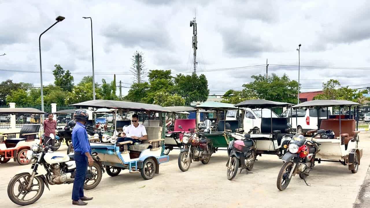 Siem Reap airport tuk-tuks