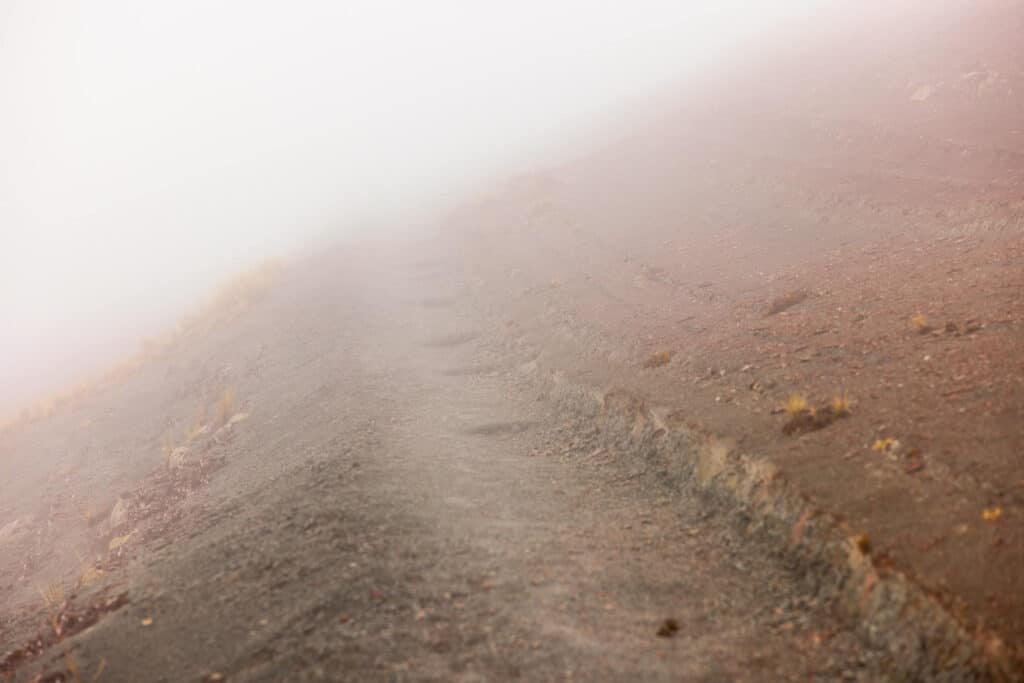 The hiking trail to Pallay Punchu