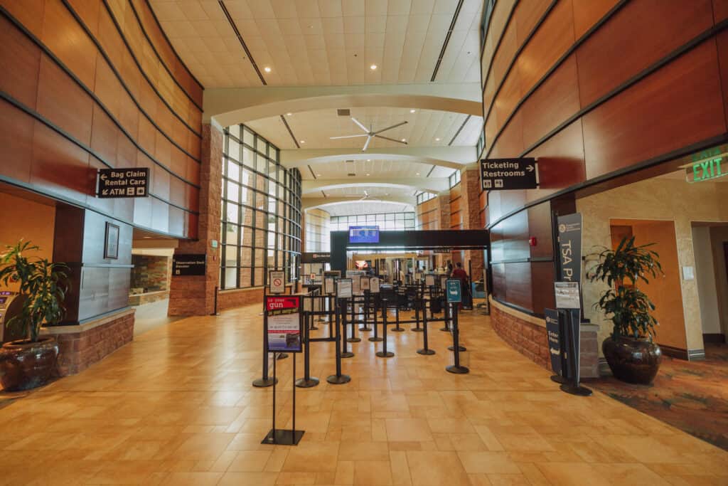 Airports near Antelope Canyon: St. George