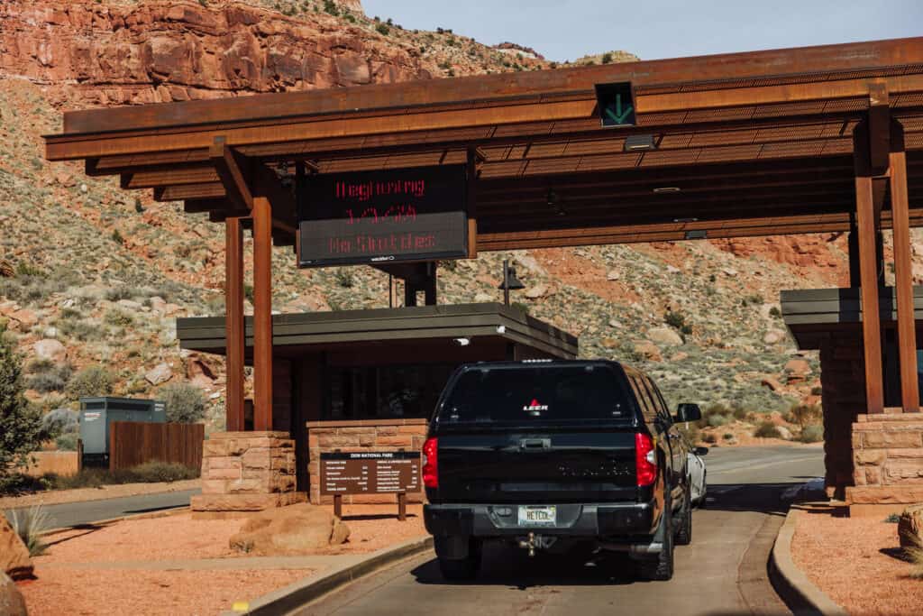 Drive into Zion in winter
