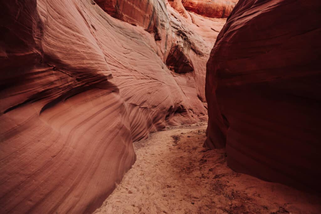 Hike into Antelope Canyon from Lake Powell