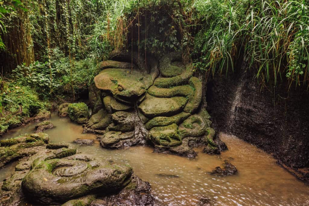 Taman Beji rock carvings