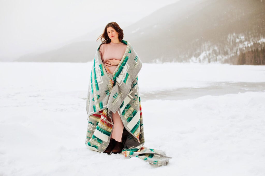 A couples photography shoot during the winter months at Glacier NP
