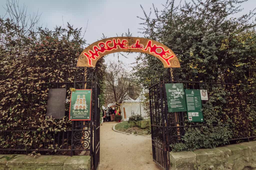 The entrance to the Marche de Noel near Notre Dame in Paris