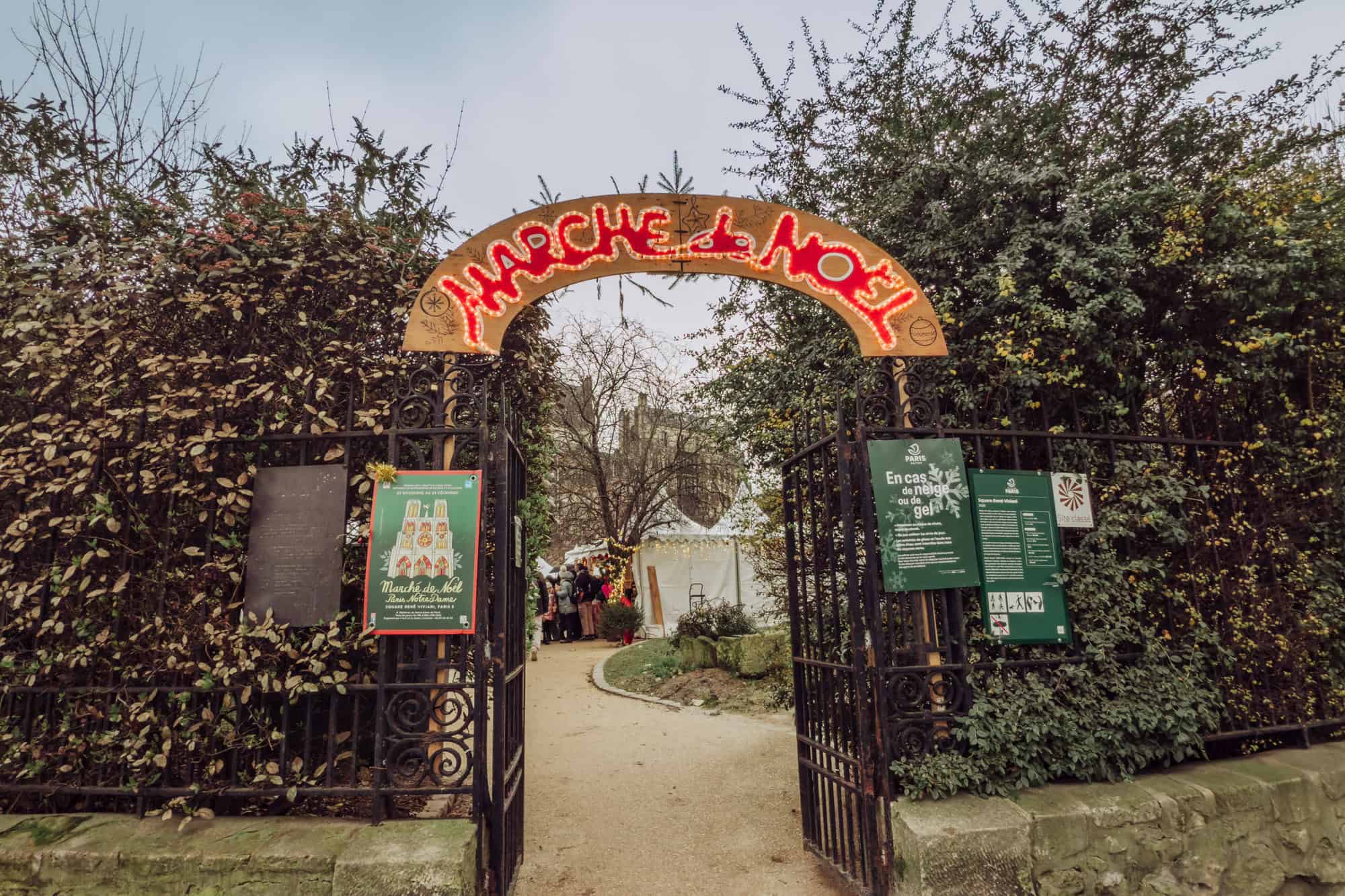 The entrance to the Marche de Noel near Notre Dame in Paris