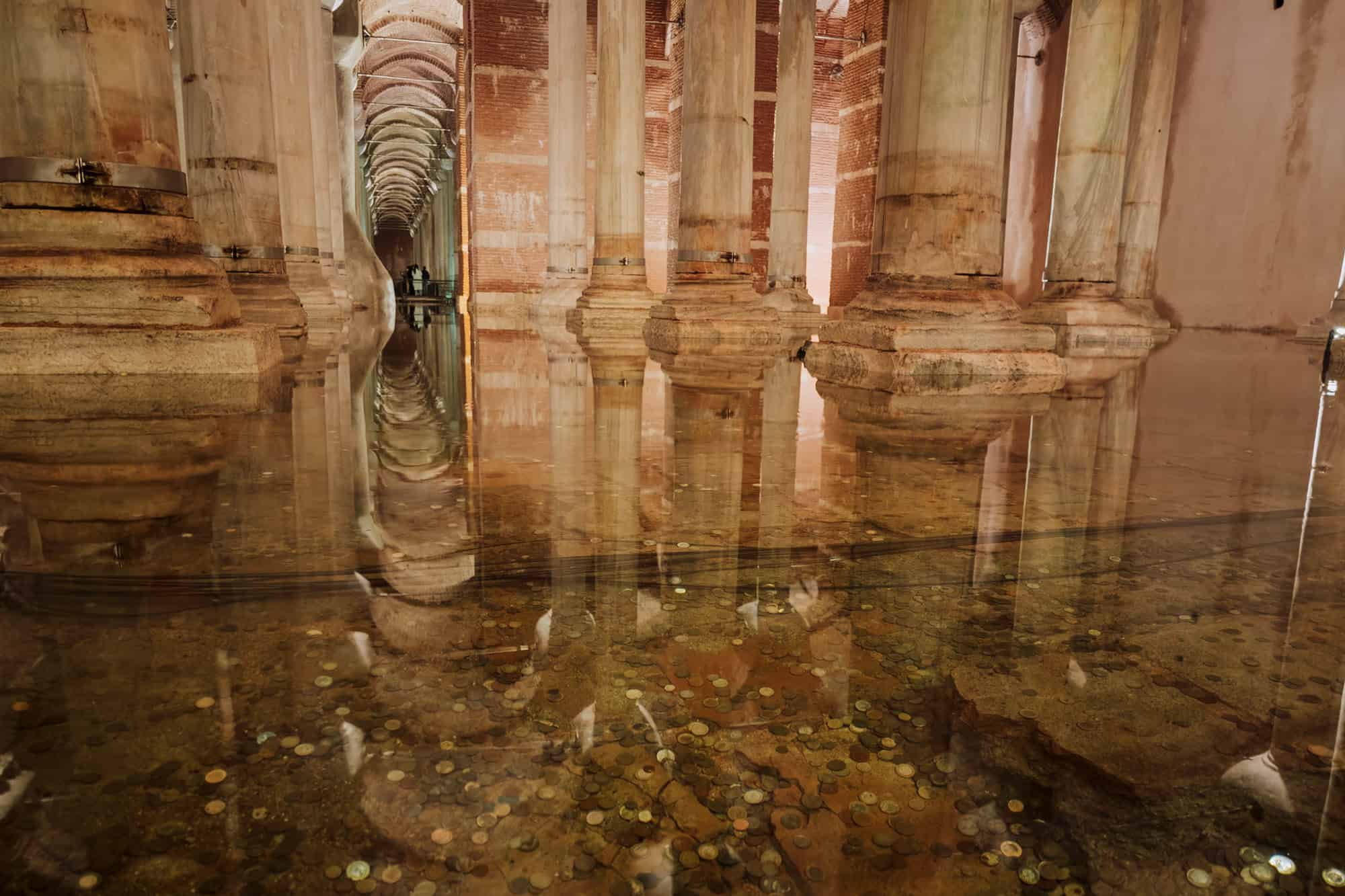The water reflection underground