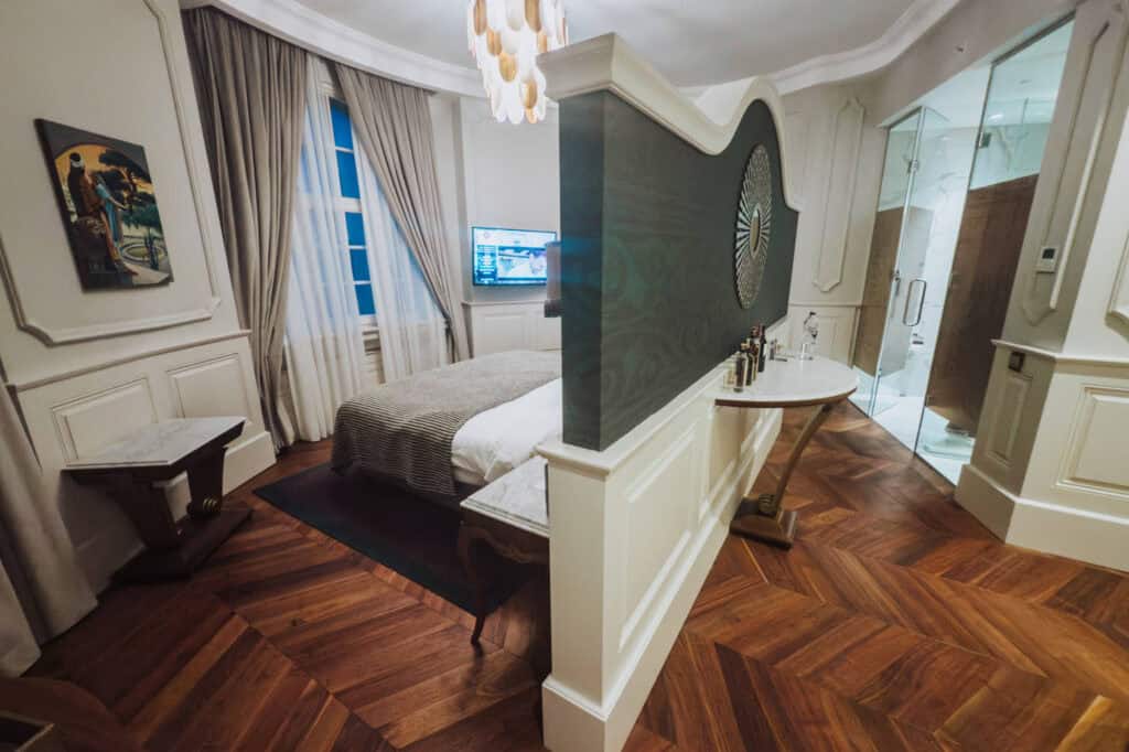 Grand Delux suite in the Orientbank