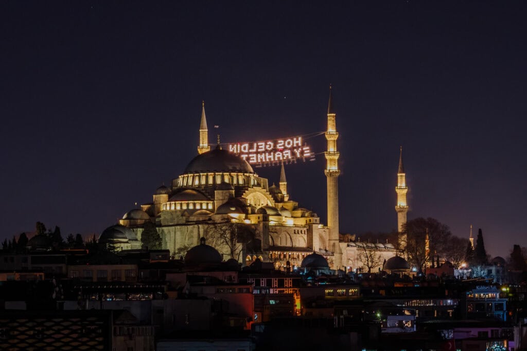 A mosque at night in Istanbul, Turkiye