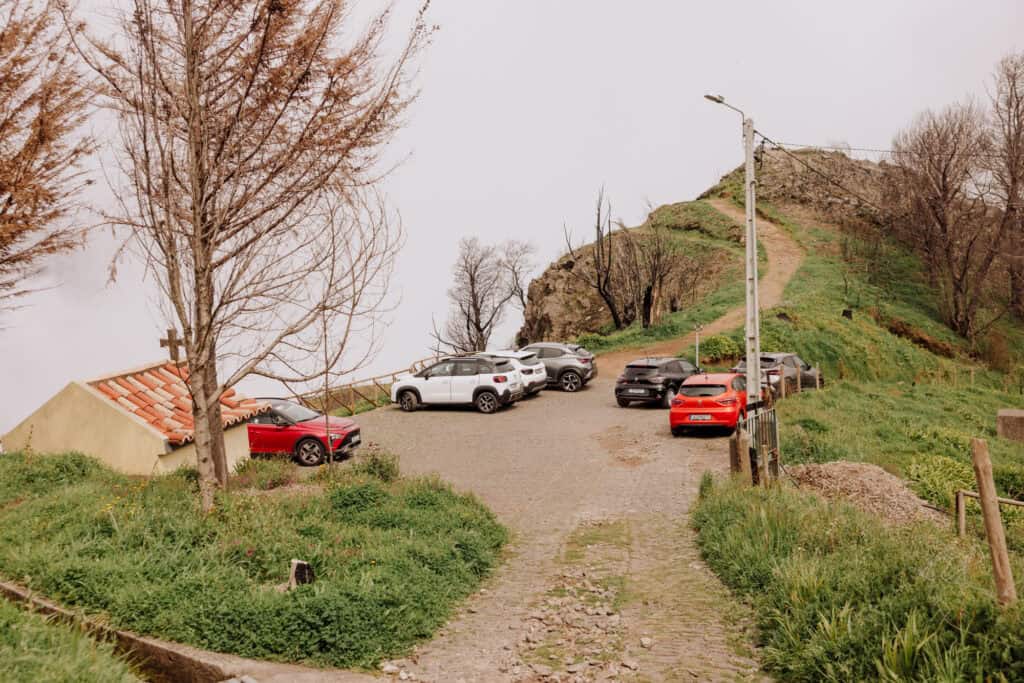 The trailhead at Pico Grande- Boca da Corrida - Caminho Real da Encumeada