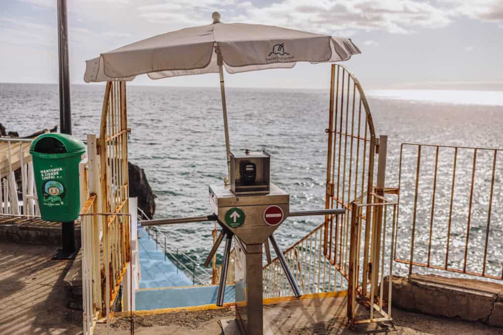 The entry to Doca do Cavacas in Fuchal