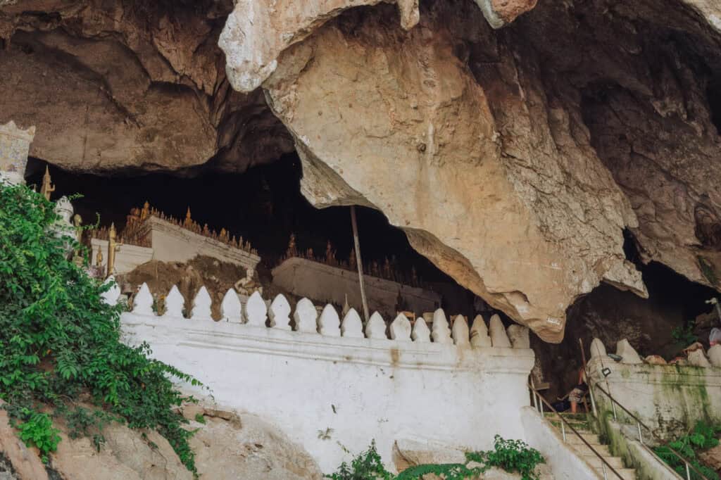 The entry of the lower cave at Pakou