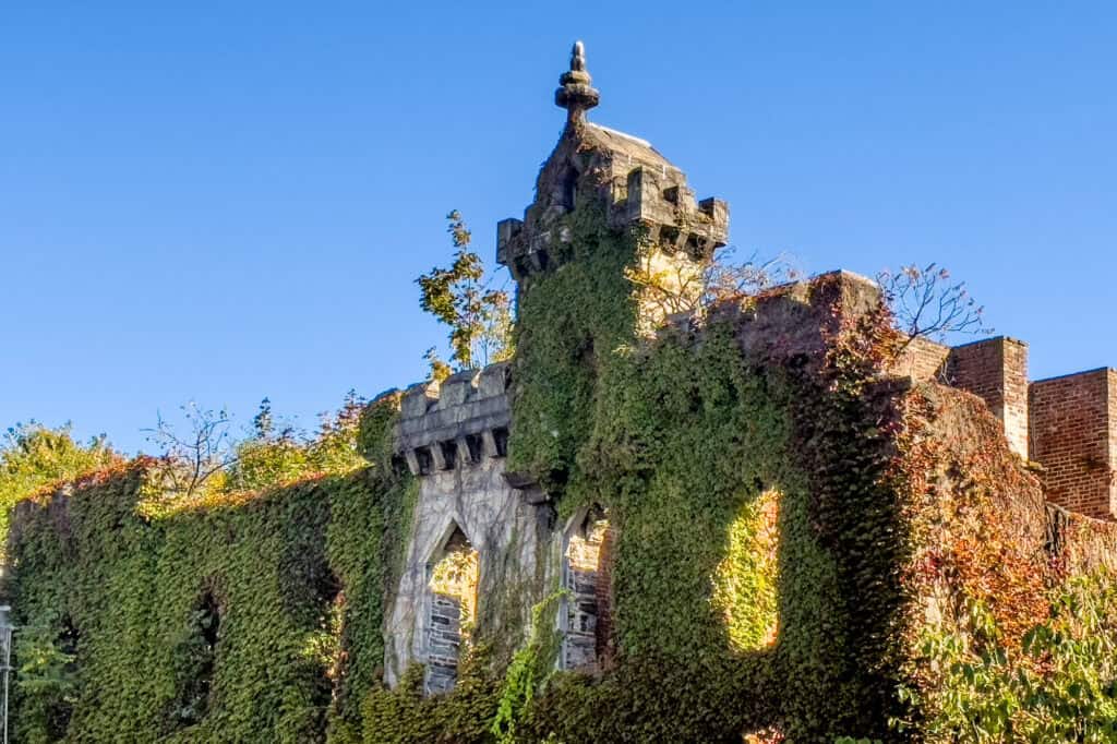 The abandoned hospital on Roosevelt Island