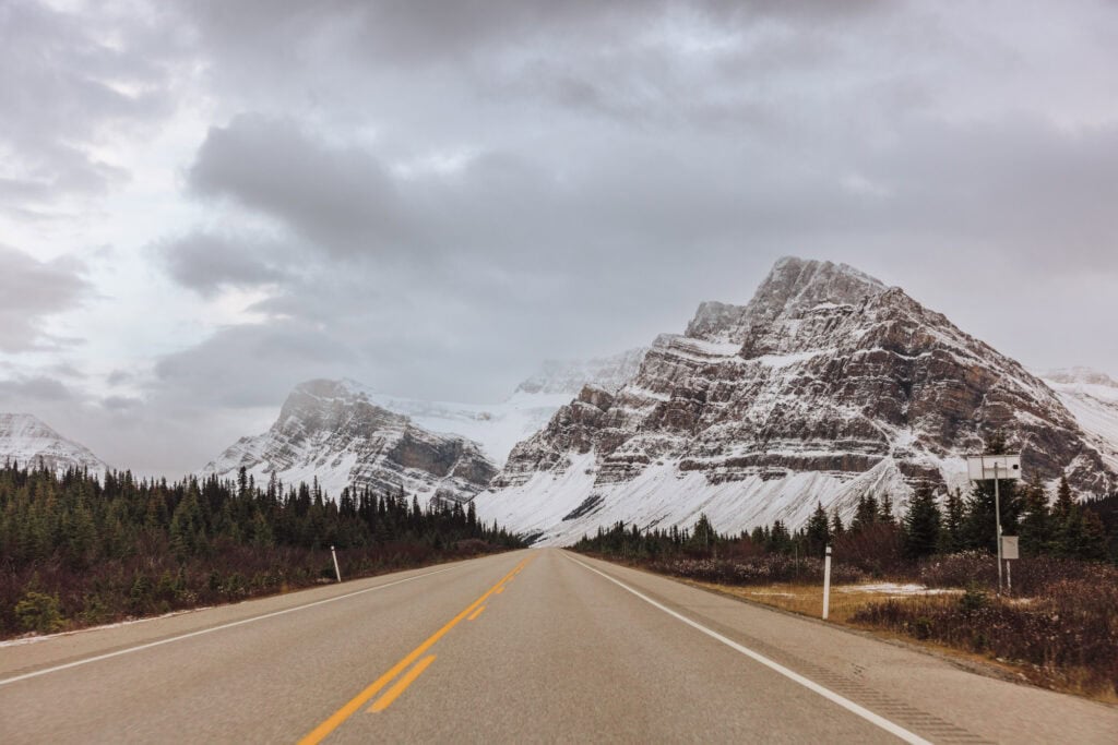 The Icefields Parkway near Peyto Lake