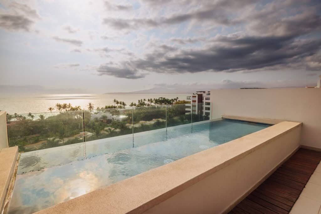 A private infinity pool in a penthouse suite at Marival Distinct resort