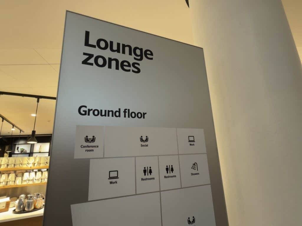Lounge zones in the SAS airport lounge