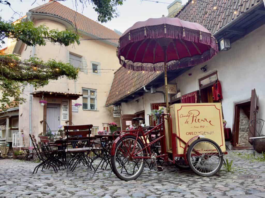 The chocolate shop in Masters' Courtyard