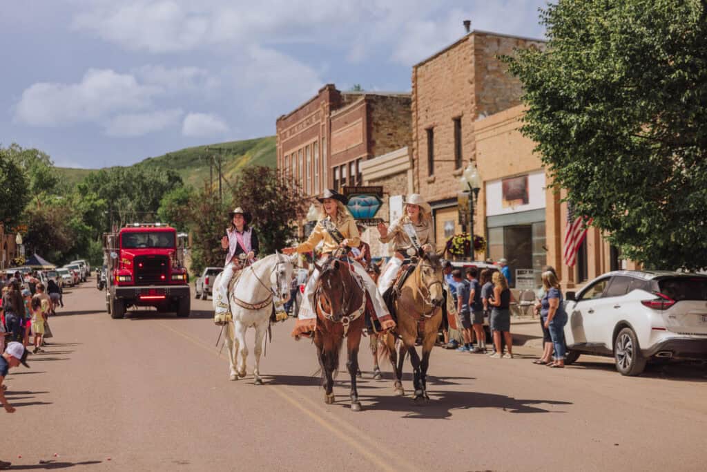 montana rodeo queens riding in belt rodeo